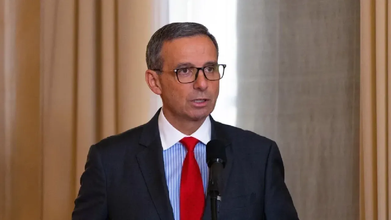 Gobierno anuncia reforma fiscal para reducir el 4x1.000 y desmontar el impuesto al patrimonio