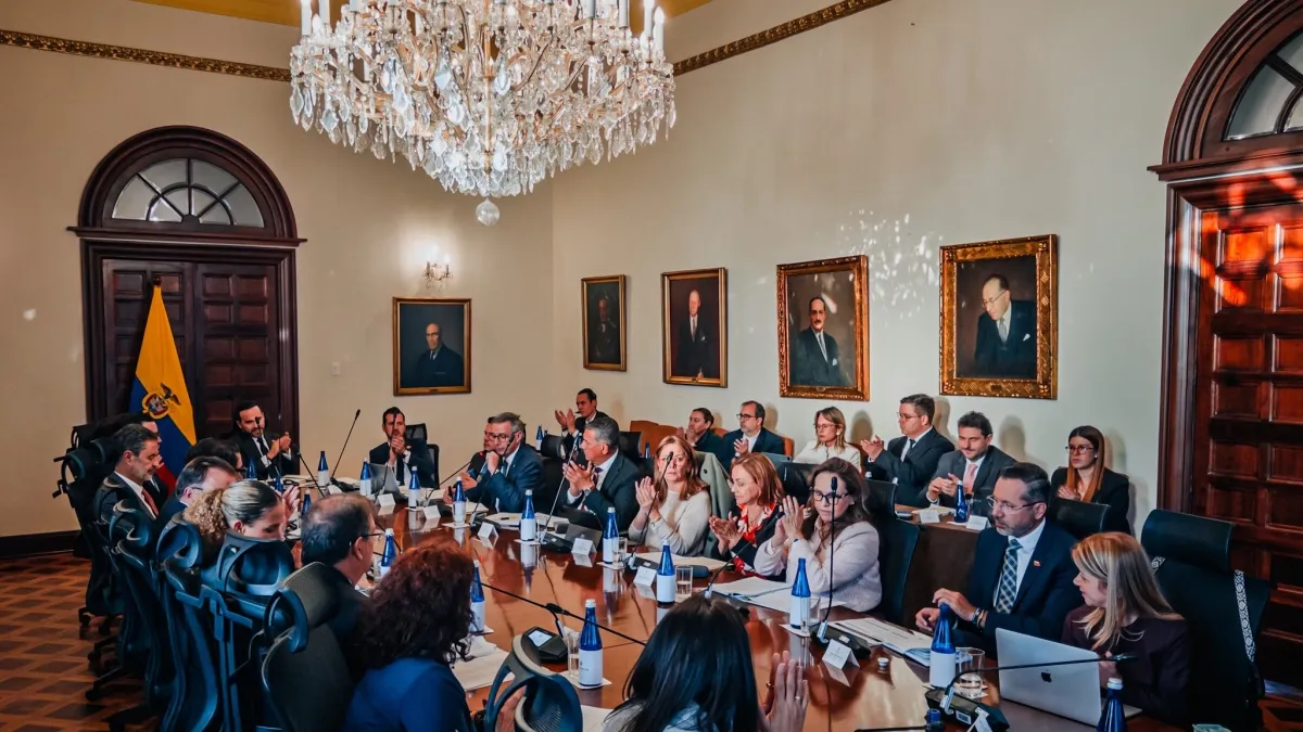 Presidencia de De La Espriella ordena a ministros pedir autorización antes de dar entrevistas