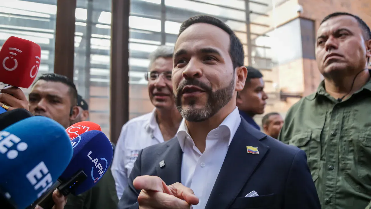 A tres días de la segunda vuelta, Abelardo de la Espriella expuso a presuntos compradores de votos
