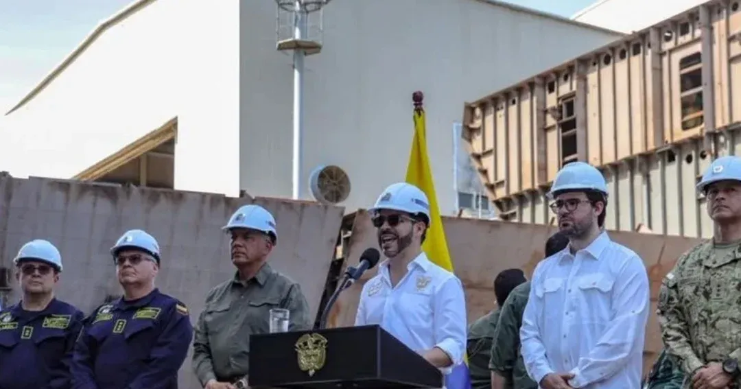 Presidente De La Espriella anuncia nuevo dique flotante de más de 13.000 toneladas para la Armada