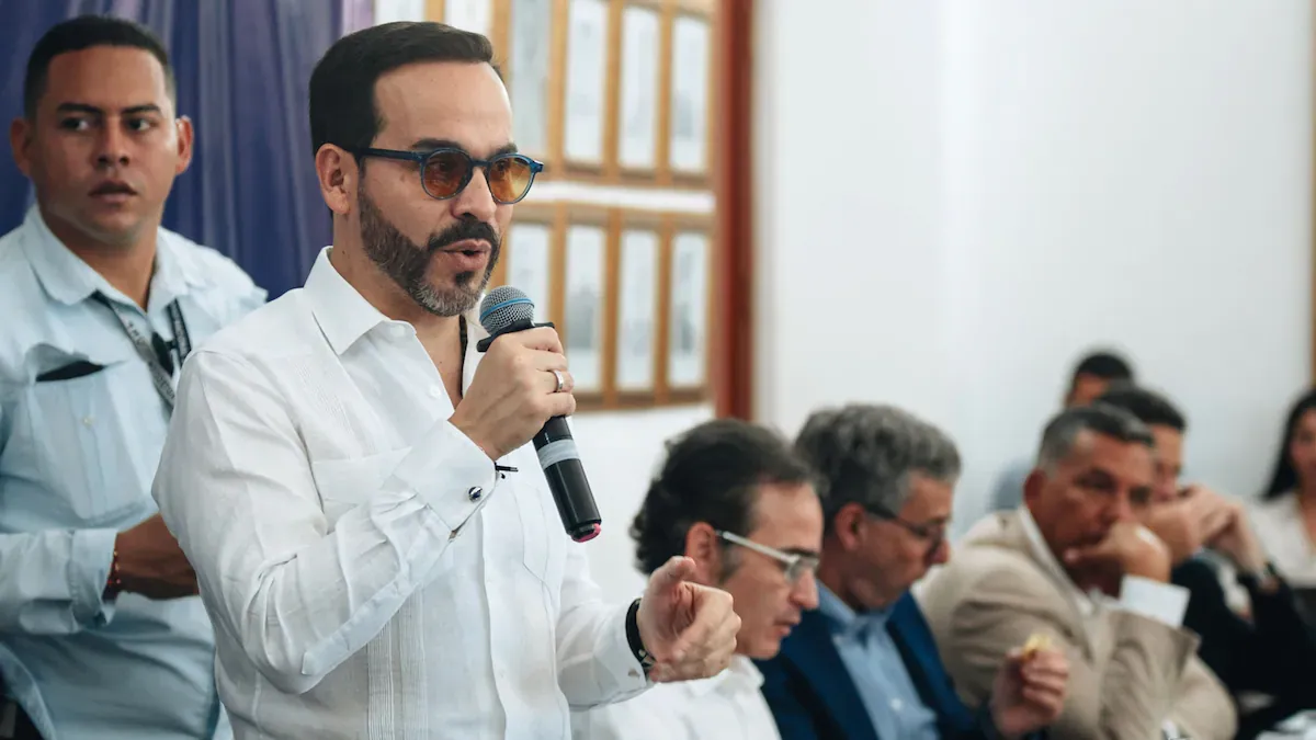 Presidente electo anuncia sede del Escudo de las Américas en Medellín y dice que despachará desde allí