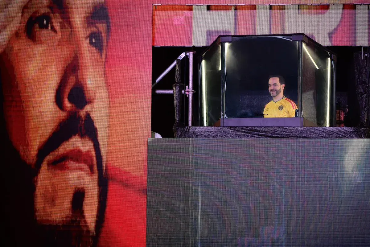 De la Espriella celebra su triunfo y modera el tono frente a los votantes de Cepeda