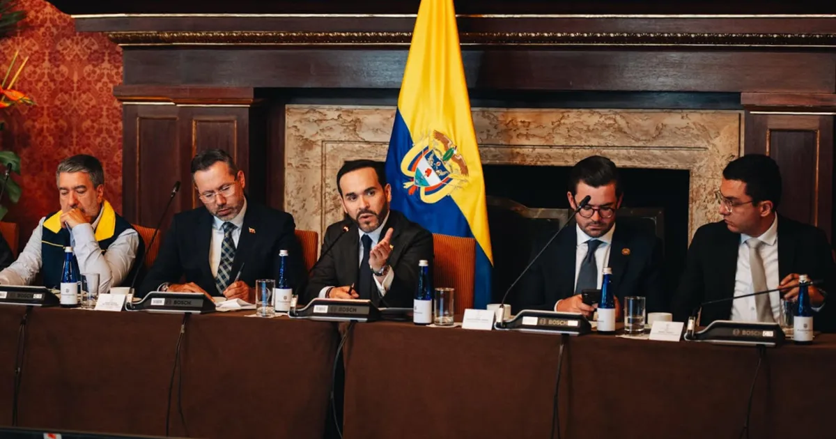 Abelardo de la Espriella decretó estado de emergencia económica, social y ecológica por el terremoto