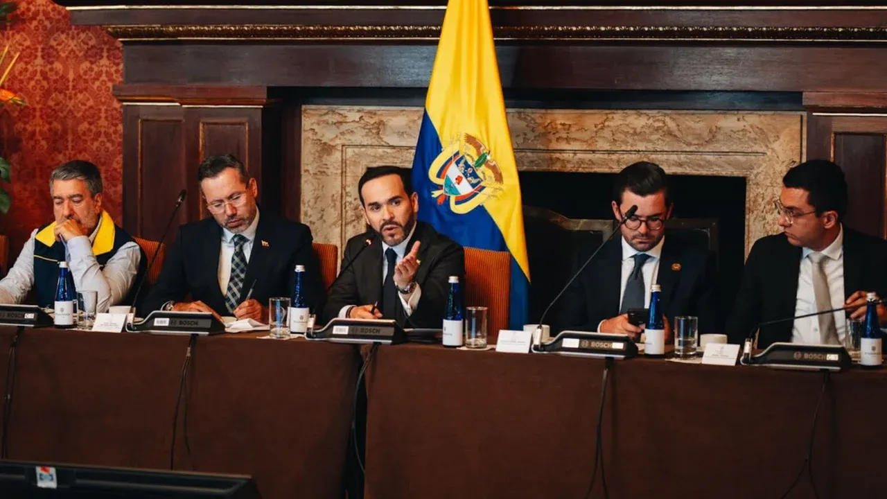 Presidente Abelardo de la Espriella decreta emergencia económica para atender la crisis por el terremoto en Colombia