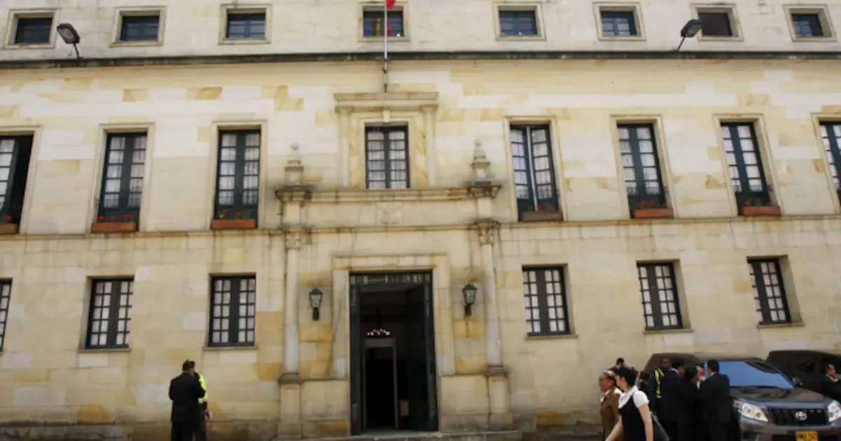 Abelardo de la Espriella evalúa mudar la Presidencia al Palacio de San Carlos