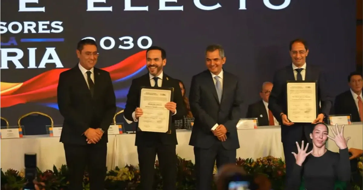 Abelardo de la Espriella habla tras recibir credencial presidencial: "No los defraudaré"