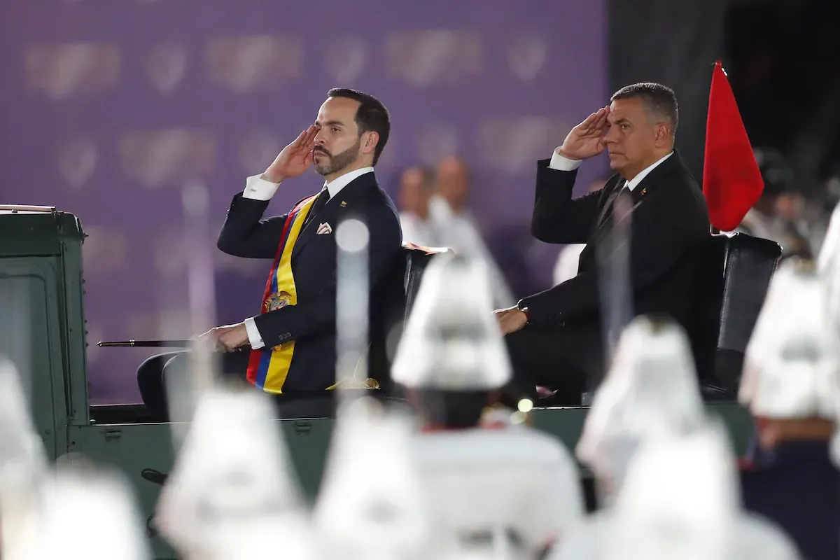 Abelardo de la Espriella jura ante los congresistas y ofrece su primer discurso a los militares