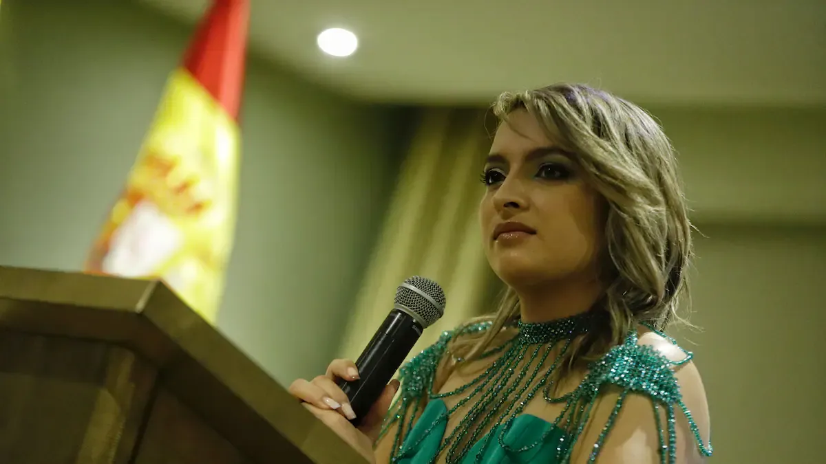Andrea Petro asegura que Abelardo de la Espriella no ganó unas elecciones limpias