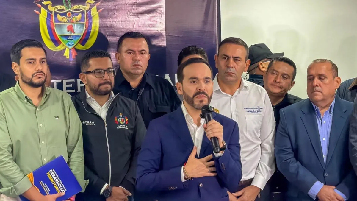Abelardo de la Espriella oficializa cuatro nuevos integrantes de su equipo de Gobierno