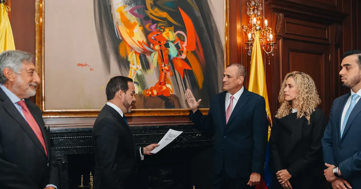 De La Espriella solicita la renuncia del presidente de Colpensiones tras su paso por el Senado