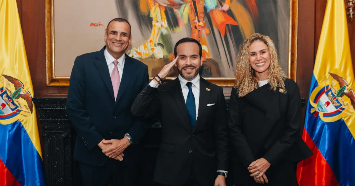 Abelardo de la Espriella posesionó a Carlos René Montoya como nuevo presidente de Colpensiones