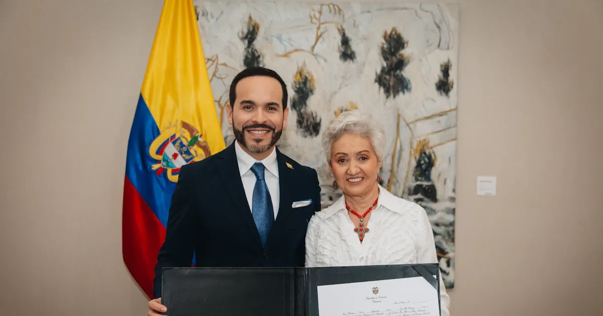 Abelardo de la Espriella posesionó a Ilva Myriam Hoyos como ministra de Educación
