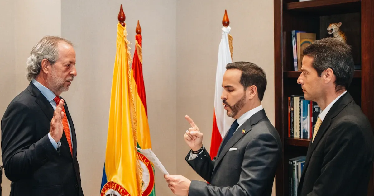 Abelardo de la Espriella posesionó a Samuel Bluman como nuevo director de ProColombia