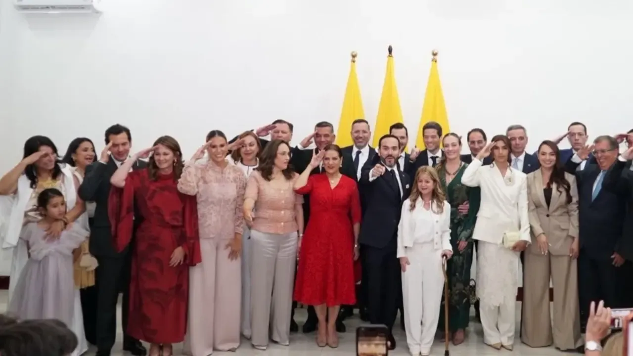 Abelardo de la Espriella posesionó a sus 18 ministros, al director del Dapre y a la consejera para las regiones