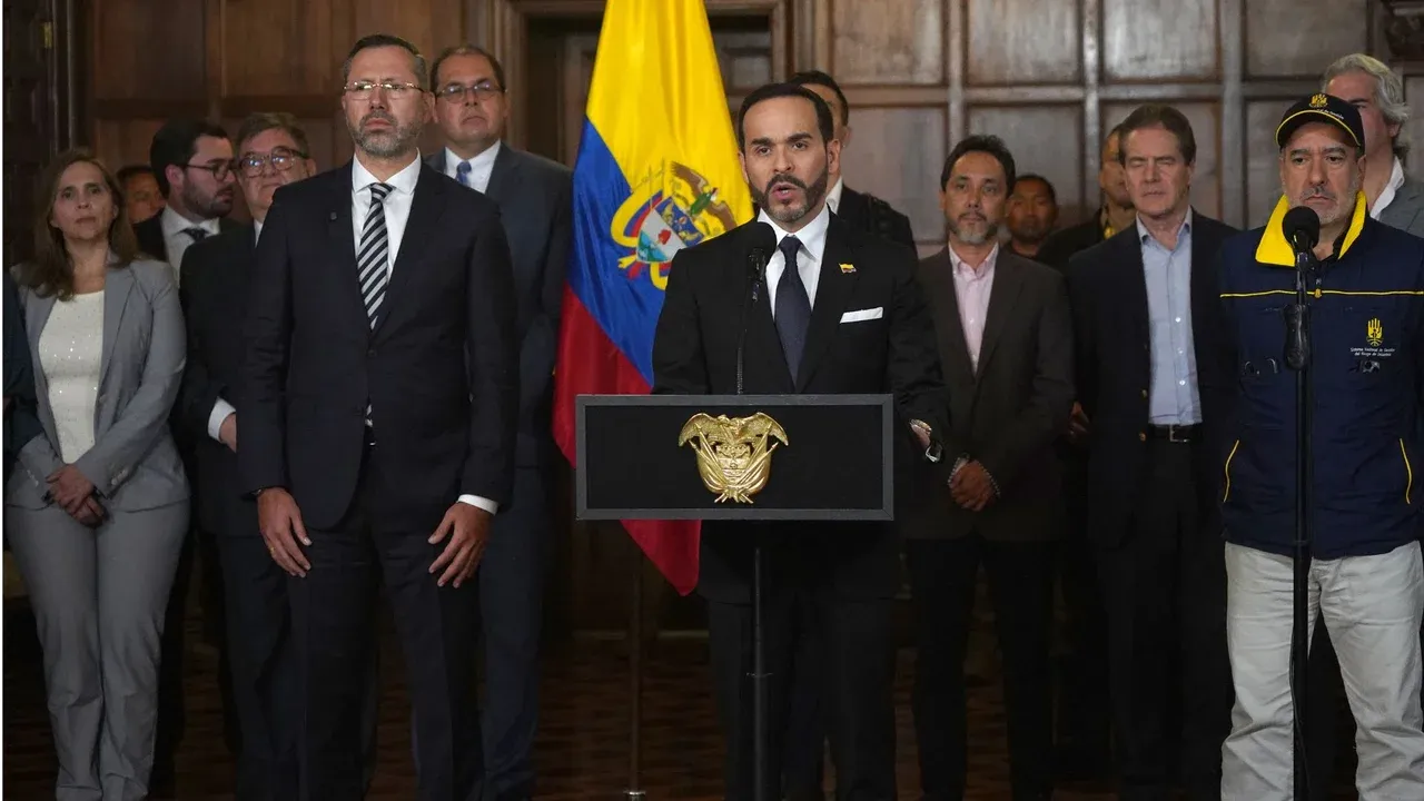 Abelardo de la Espriella presenta un plan de reconstrucción tras el terremoto y convoca al sector privado