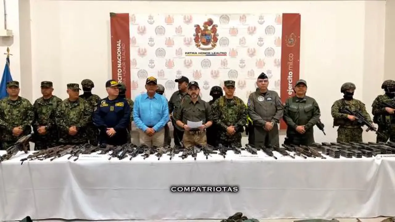 El presidente Abelardo de la Espriella entregó detalles del operativo militar Azarías