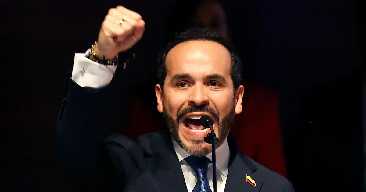 Abelardo de la Espriella promete trabajo conjunto tras empalme en Ibagué y plantea prioridades de su gobierno