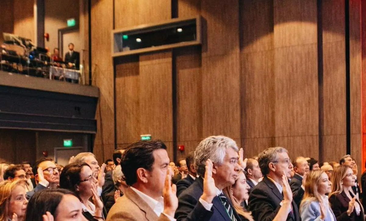 De la Espriella inicia gira nacional para empalmes territoriales antes de su posesión