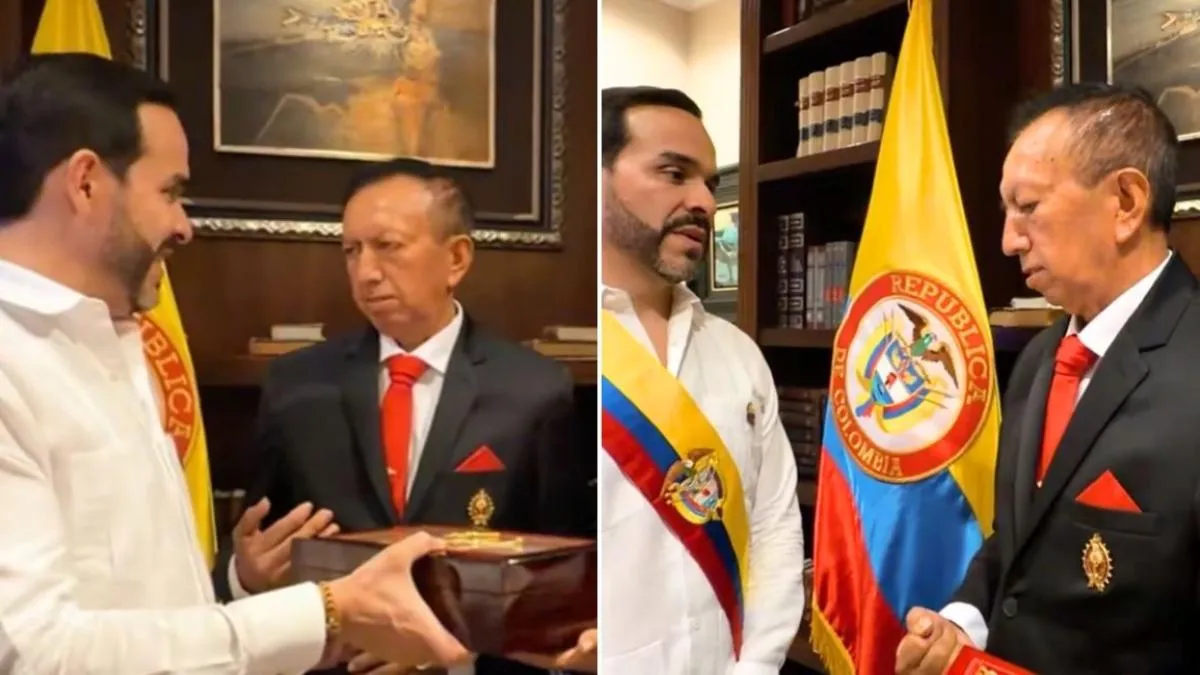 Abelardo de la Espriella recibe la banda presidencial que usará el día de su investidura