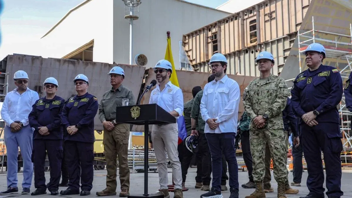 De La Espriella recorre Cotecmar y anuncia un nuevo dique flotante para Colombia