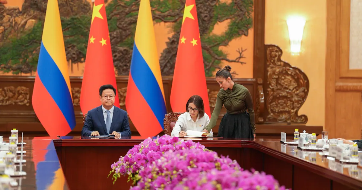 Nate Morris afirma que Abelardo de la Espriella le expresó su intención de salir del acuerdo con China