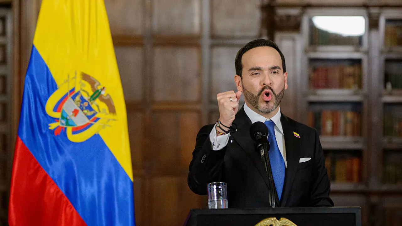 Abelardo De La Espriella cumple un mes en el poder marcado por terremoto, incendios y operativos contra el crimen