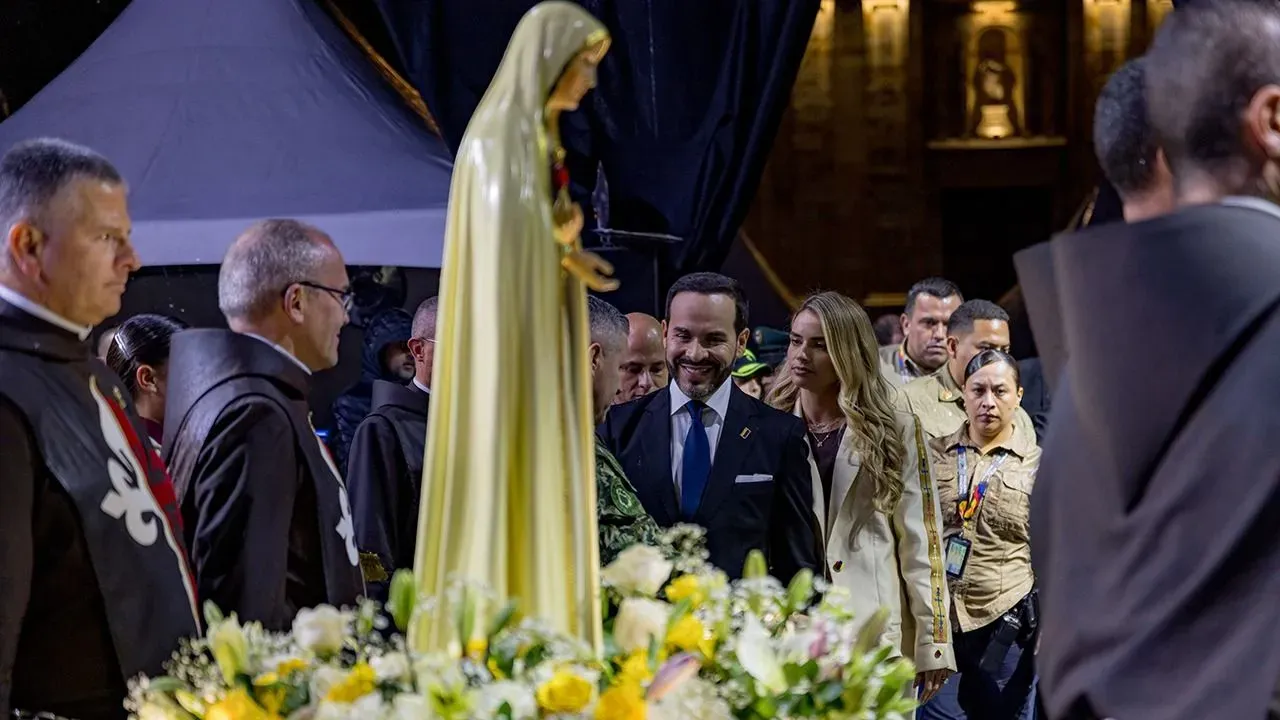 La religión irrumpe en el primer mes de Abelardo de la Espriella como presidente