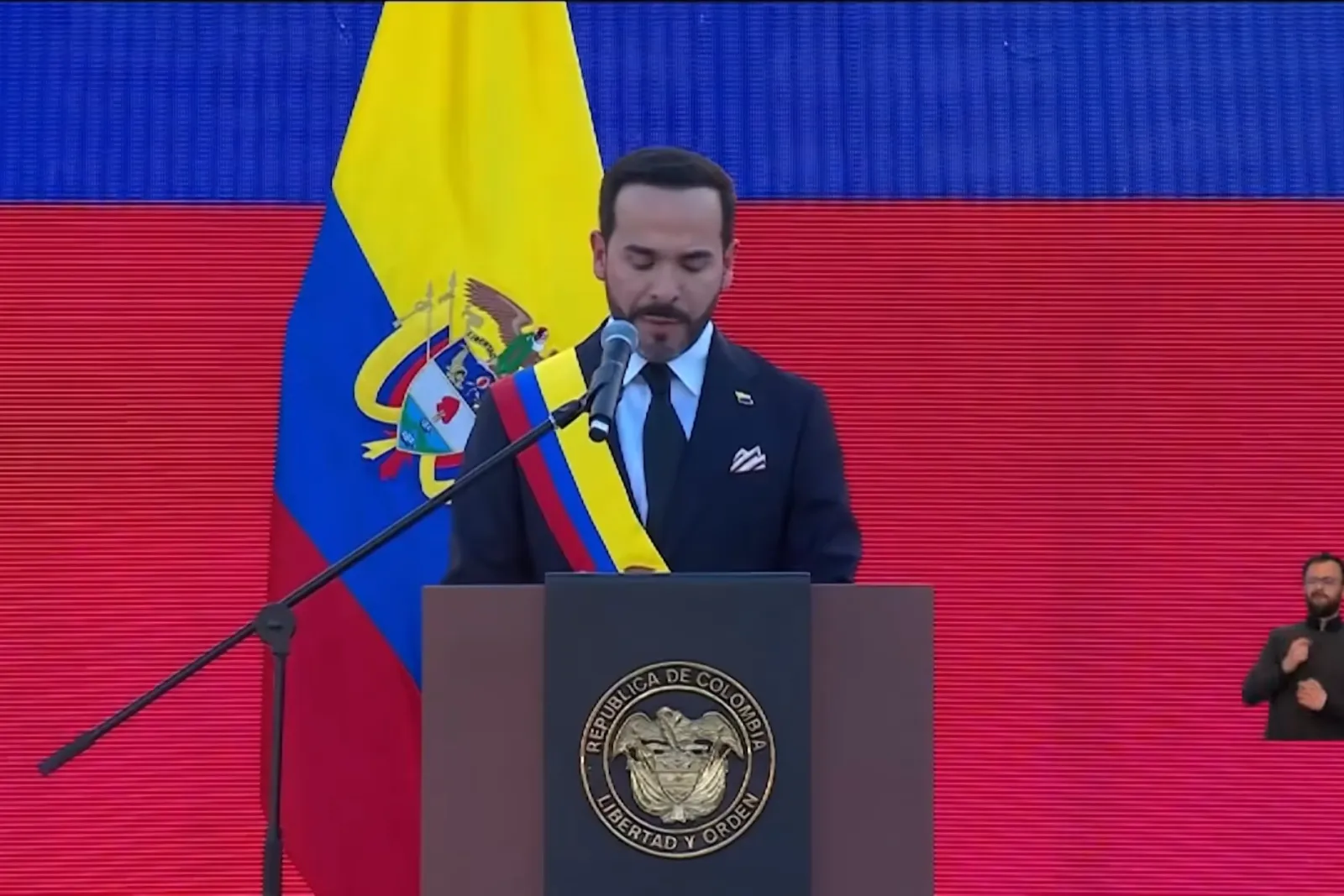 El discurso de posesión de Abelardo mezcló agenda de gobierno con un marcado mensaje ideológico