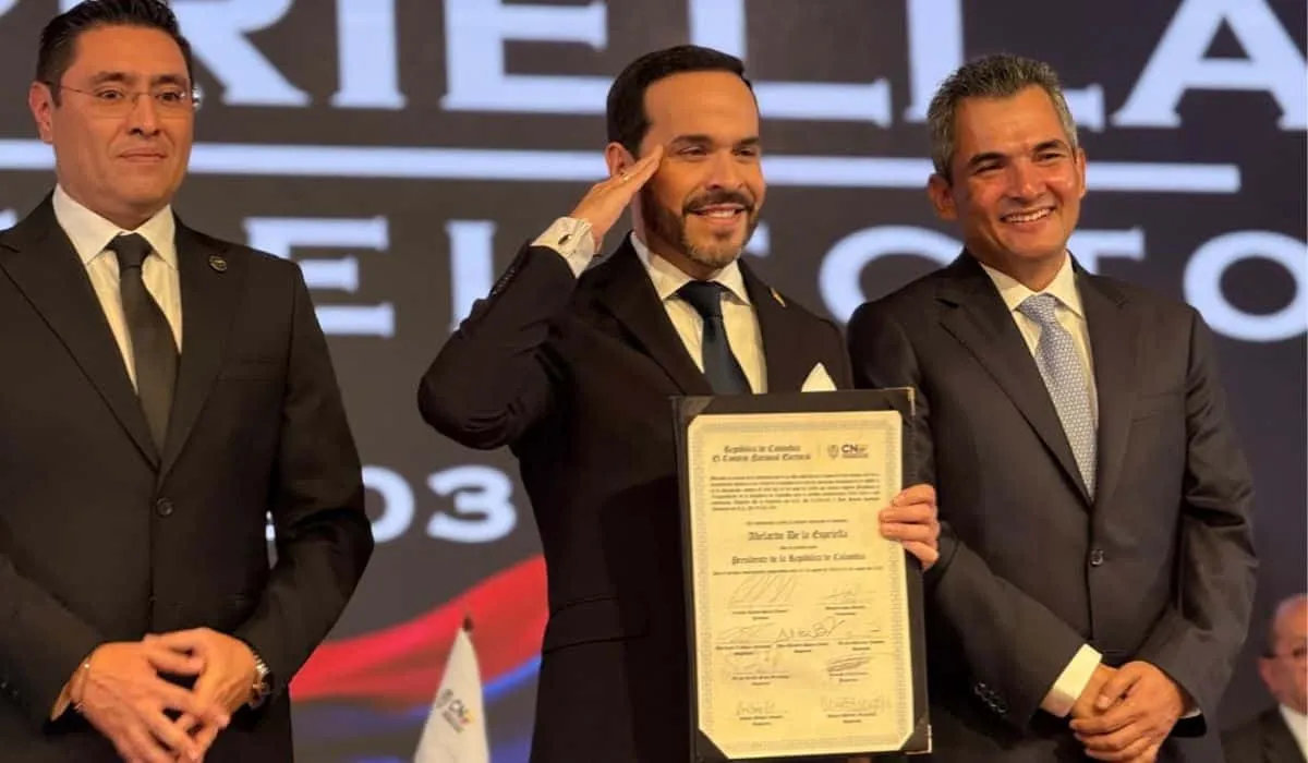 Abelardo de la Espriella recibe la credencial que lo acredita como presidente de Colombia