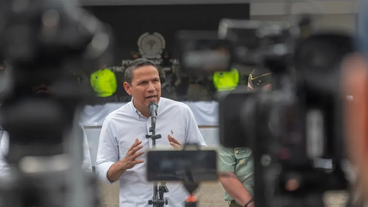 Alcalde de Cúcuta pidió disculpas a Abelardo De La Espriella por ausentarse del consejo de seguridad tras el carro bomba
