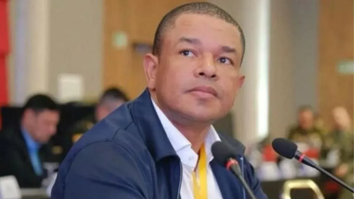 Yahir Acuña responde a De la Espriella y denuncia intimidación armada