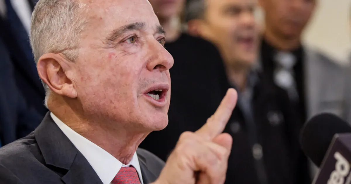 Álvaro Uribe confirmó su asistencia a la posesión presidencial de Abelardo de la Espriella en Cali