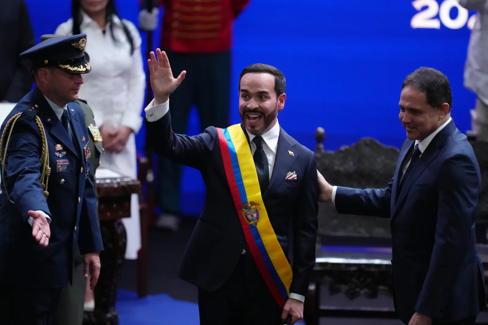 Abelardo de la Esprilla asume la presidencia en Cali, fuera de Bogotá