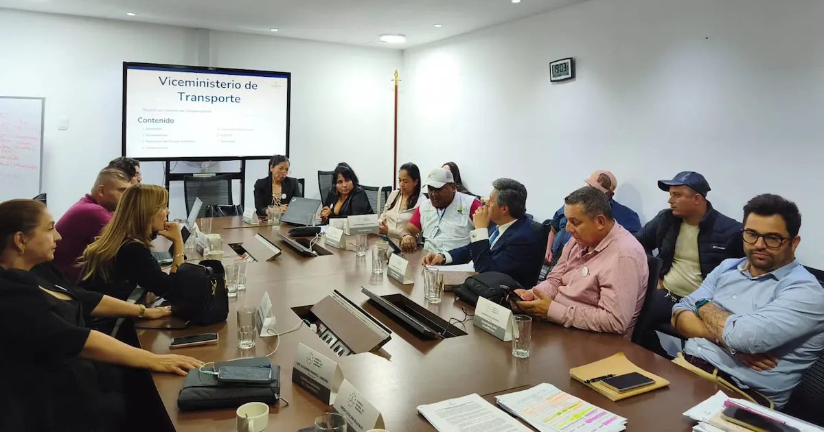 Gobierno De la Espriella se reunió con la Asamblea Nacional de Transportadores