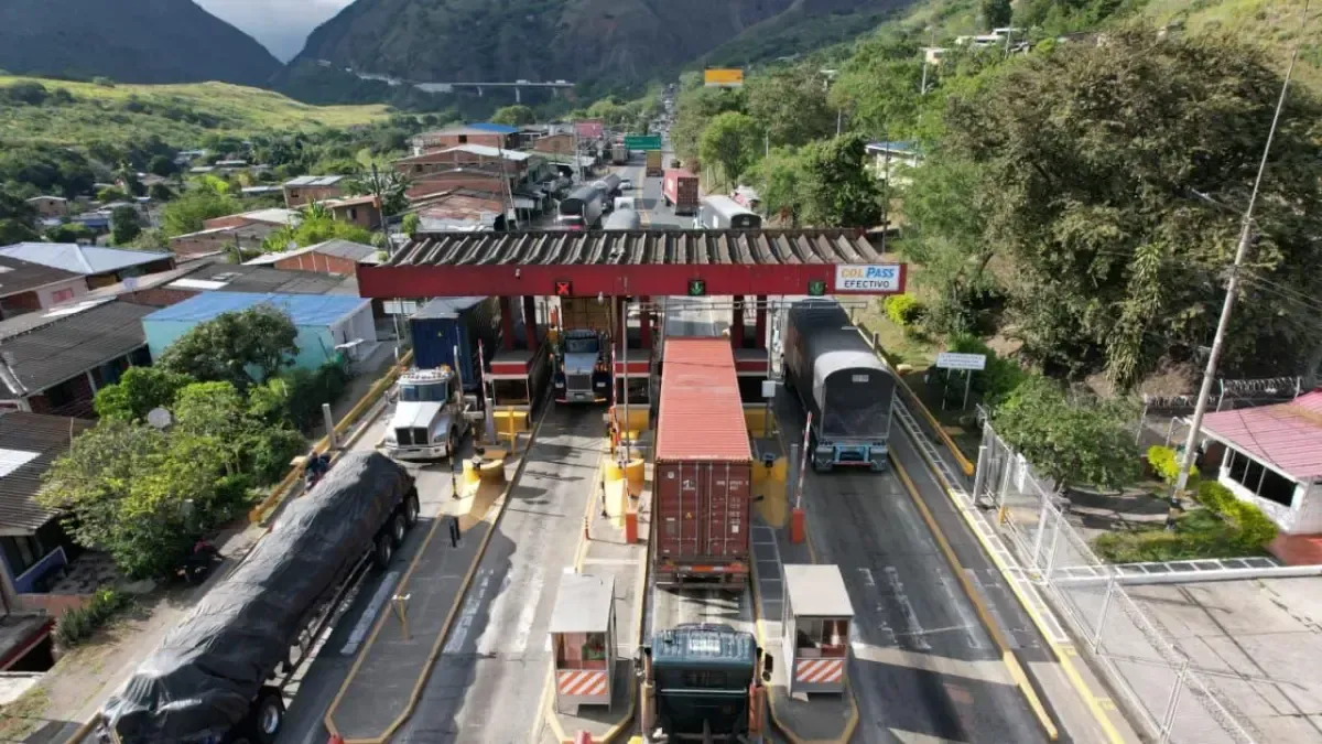Una iniciativa en el Congreso busca cambiar la distancia mínima entre peajes en Colombia