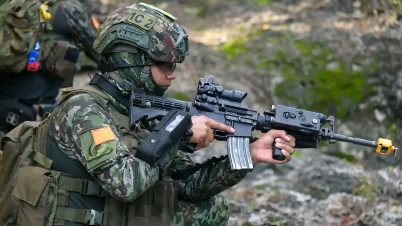 Primer bombardeo de las Fuerzas Militares en el gobierno De la Espriella tuvo como blanco al Eln