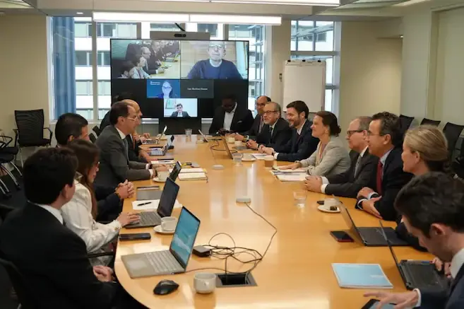 Delegación del gobierno de Abelardo de la Espriella arranca gira en Estados Unidos con reunión en el Banco Mundial