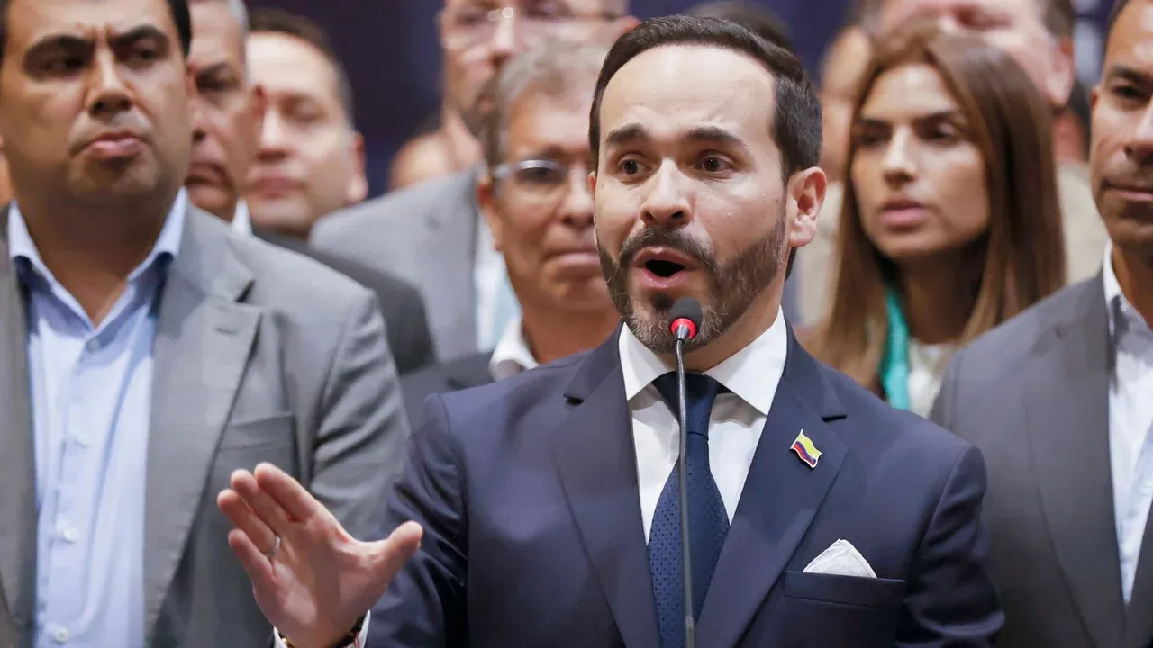 Expresidente responde con ironía tras no recibir invitación a la posesión de Abelardo De La Espriella
