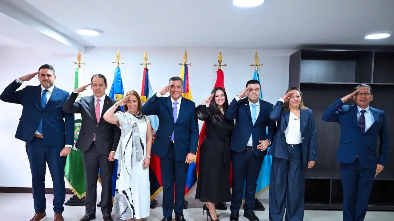 El Ministerio de Defensa posesionó a sus nuevos viceministros
