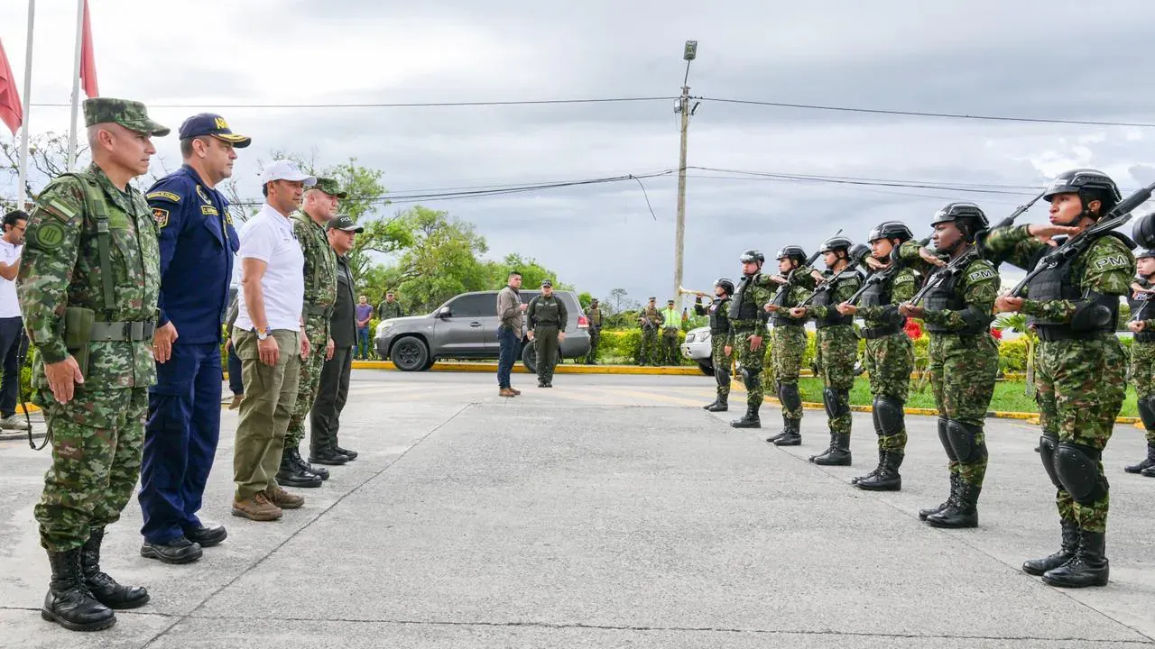 Abelardo De La Espriella conforma el equipo que recibirá el Ministerio de Defensa