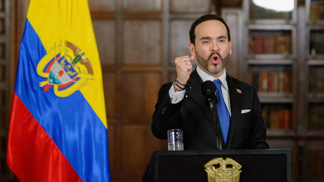 Así serían los buques cárcel para delincuentes que propone el presidente De la Espriella en Colombia