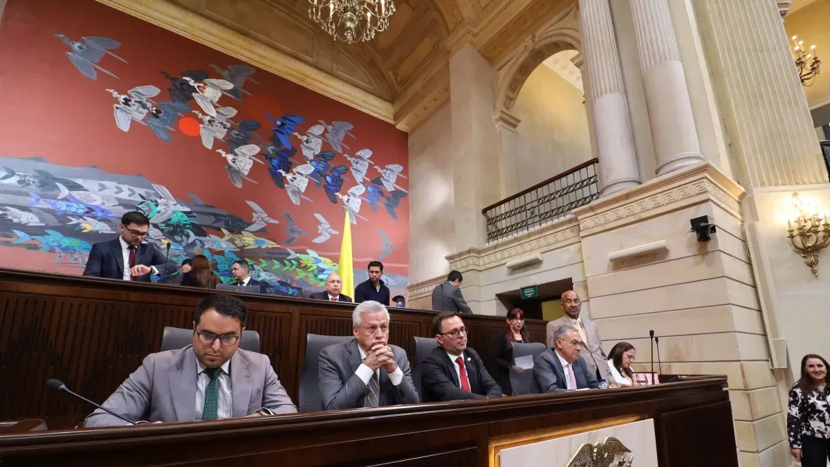 Partidos cuestionan ausencia de ministros en debate del presupuesto 2027