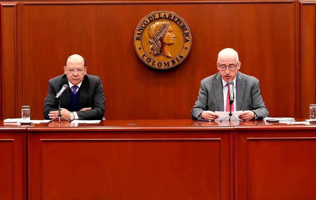 Banco de la República eleva la tasa de interés a 12% y el Gobierno expresa su desacuerdo