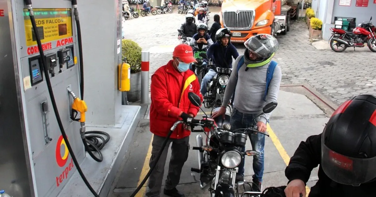Gobierno evalúa reajuste del precio de la gasolina ante el creciente déficit del Fepc