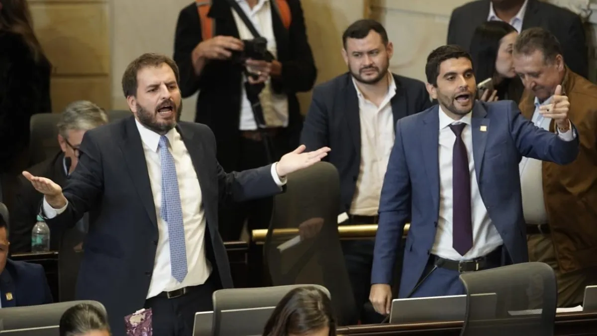 Bancada uribista cuestiona al presidente De La Espriella por objetar ley del senador Cadavid