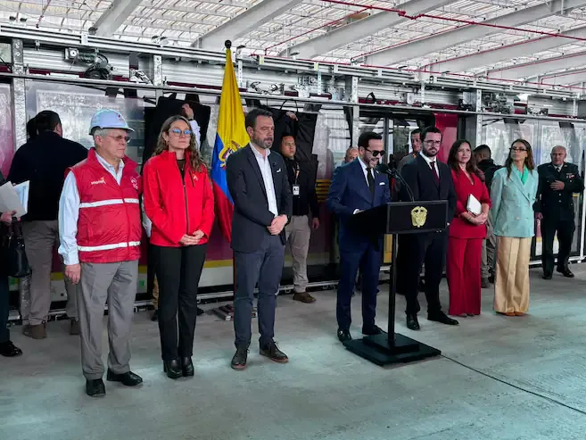 Presidente De la Espriella plantea una Línea 4 del Metro de Bogotá tras recorrer la Estación 1