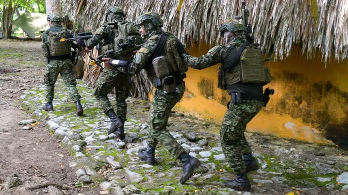 Advierten al gobierno por menores reclutados en zonas de bombardeos contra grupos armados