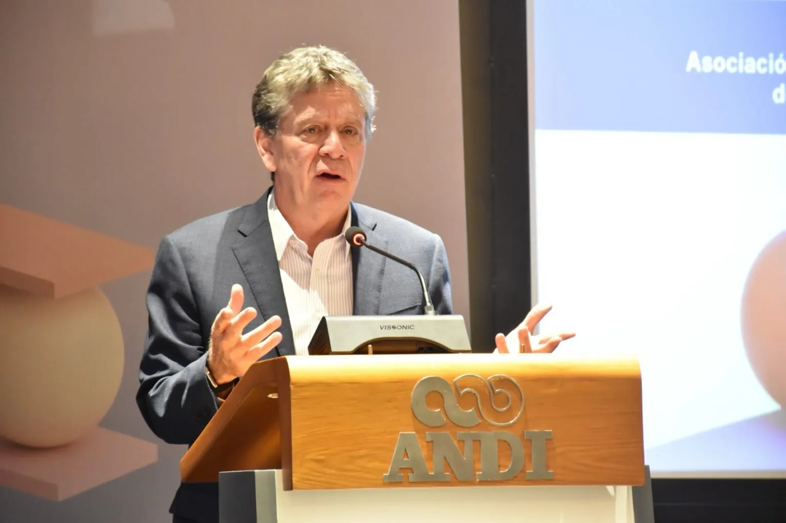 Bruce Mac Master renuncia a la presidencia de la ANDI tras casi 13 años al frente del gremio