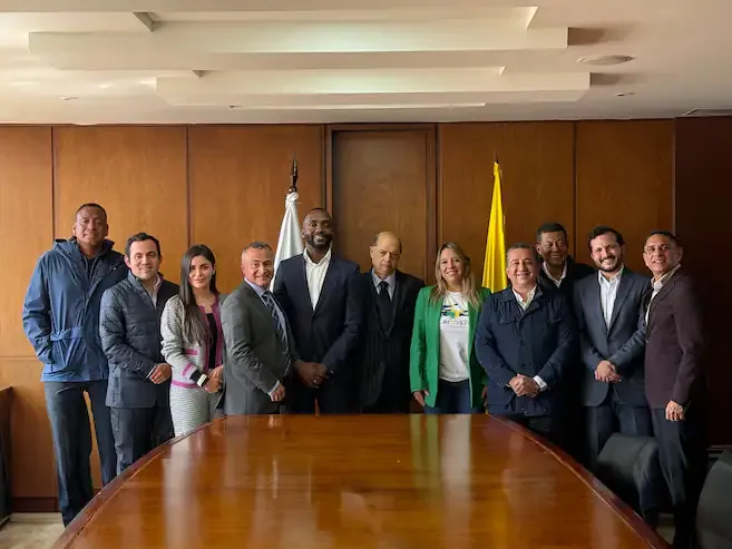 Cambio Radical se declara partido de Gobierno y se suma al respaldo a Abelardo de la Espriella en el Congreso