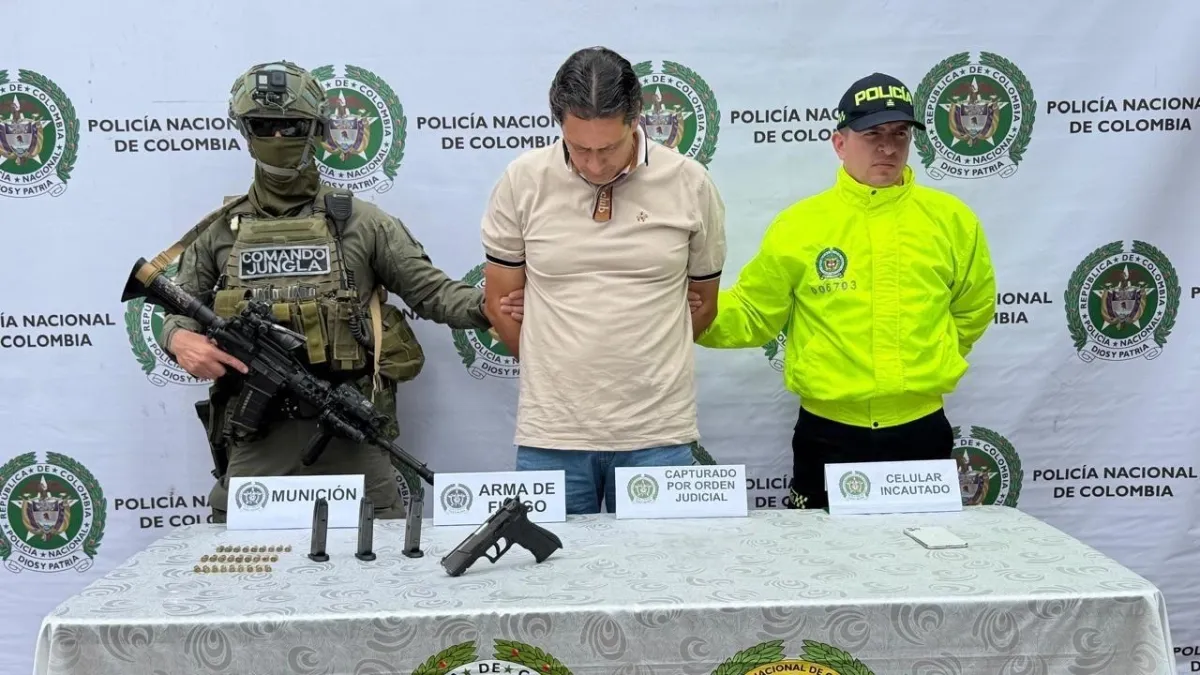Presidente De La Espriella anuncia la captura de 'El Flaco', cabecilla de 'La Miel', en Medellín